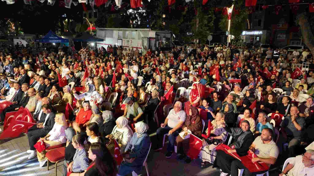 15 Temmuz Demokrasi ve Milli Birlik Günü´nde Gölcük Dimdik Ayakta