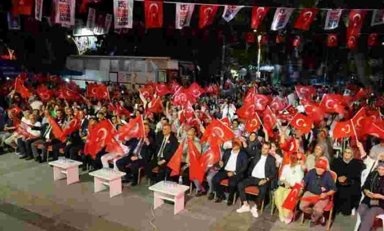 15 Temmuz Demokrasi ve Milli Birlik Günü´nde Gölcük Dimdik Ayakta