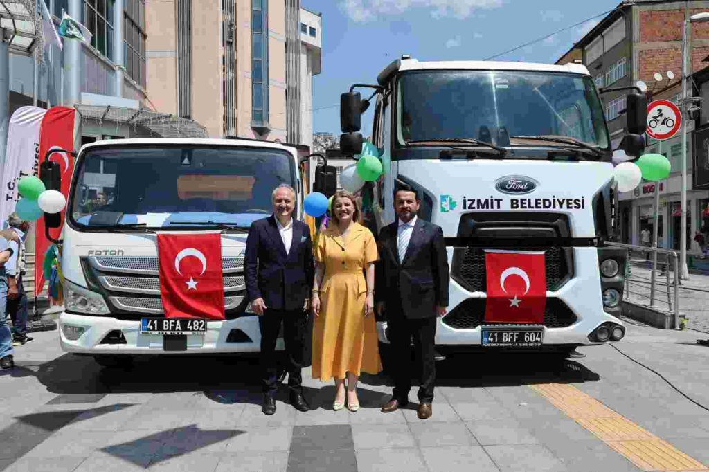Fatma Başkan sözünü tuttu:
İzmit Belediyesi araç filosunu 400’e çıkardı