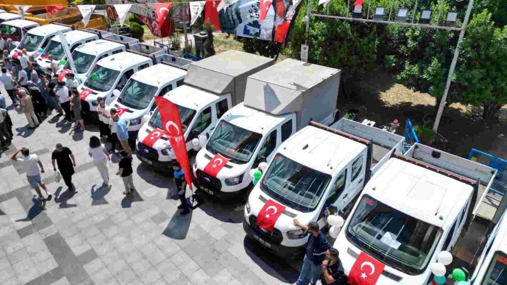 Fatma Başkan sözünü tuttu: İzmit Belediyesi araç filosunu 400’e çıkardı