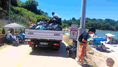 Kandıra sahillerinden 64 tır çöp toplandı
