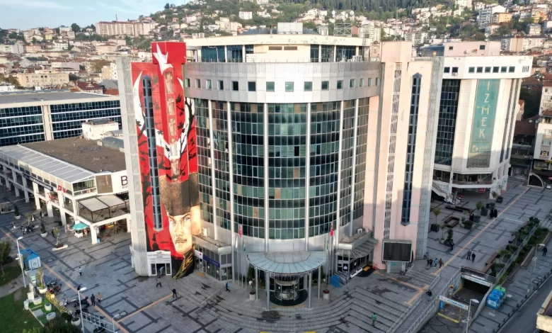 İzmit Belediyesinden dolu mağduru çiftçilere destek