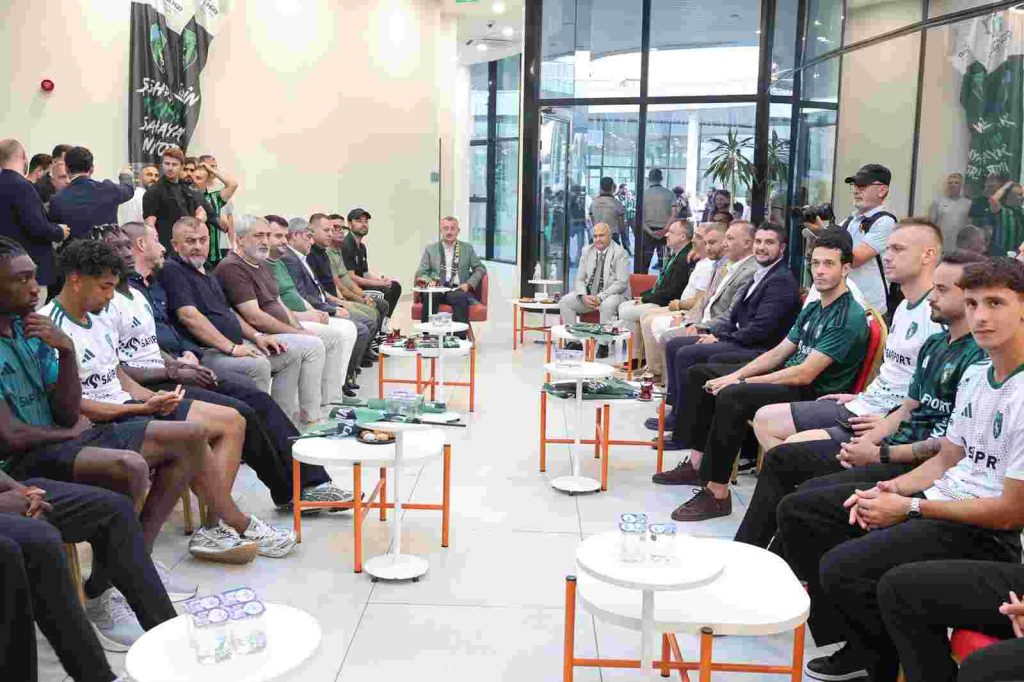 Büyükakın'dan Kocaelispor'a büyük moral 