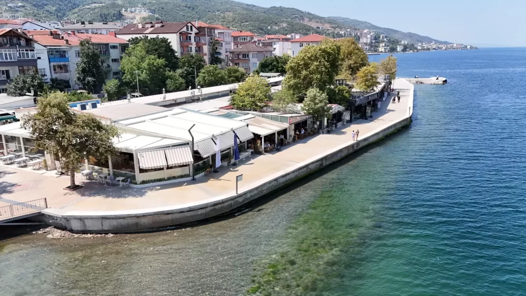 Değirmendere sahili dalga kırıcı setle güçlendirildi - görsel 2