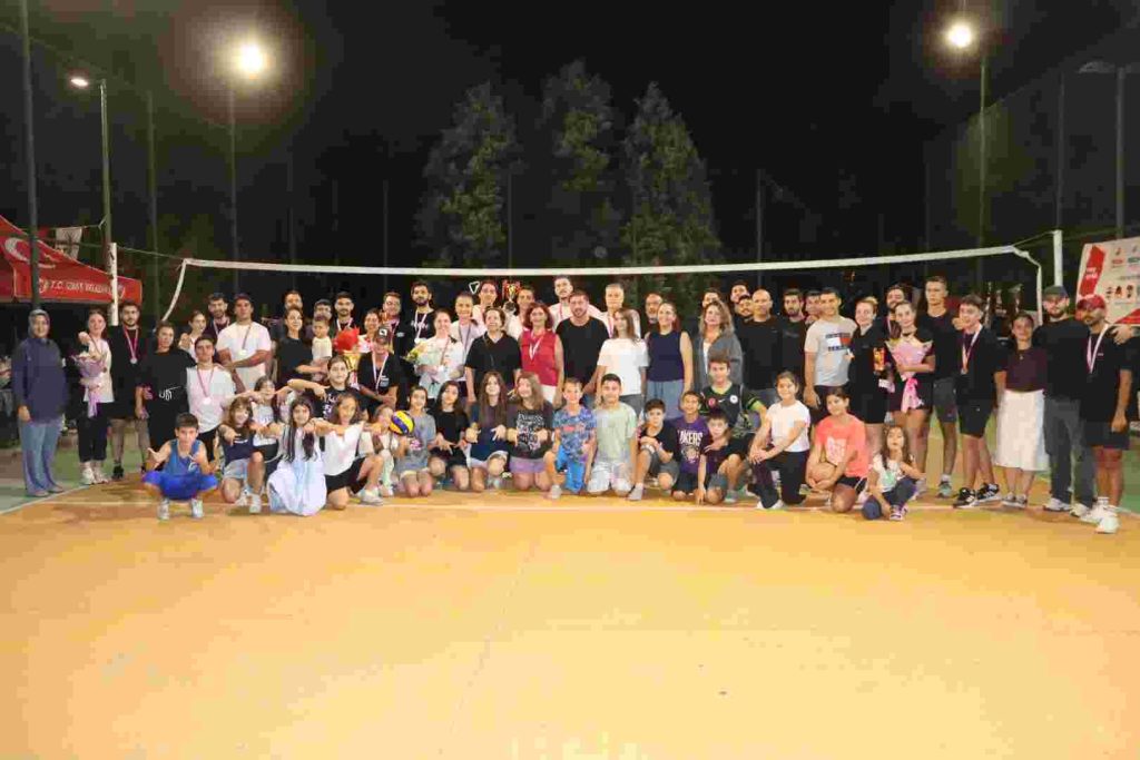 Fevzi Çakmak Mahallesi Voleybol Turnuvası sona erdi