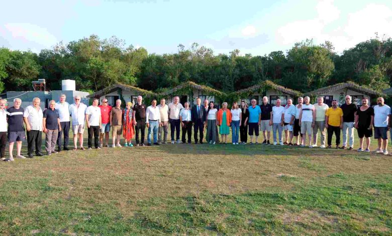İzmit Belediyesi, mahalle muhtarlarını Sarısu Gençlik Kampı’nda ağırladı