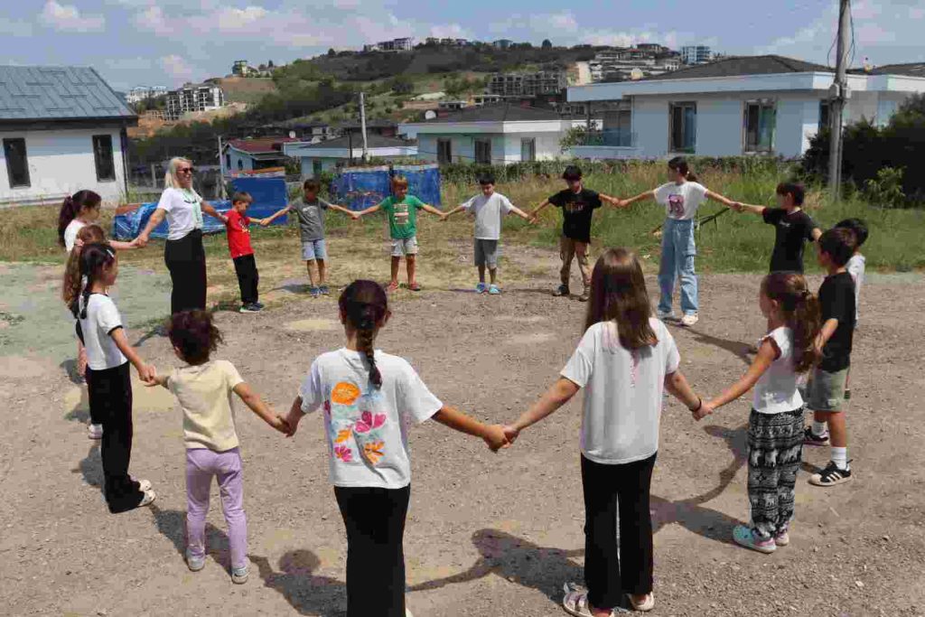 Kabaoğlu Mahallesinde çocuklar doyasıya eğlendi