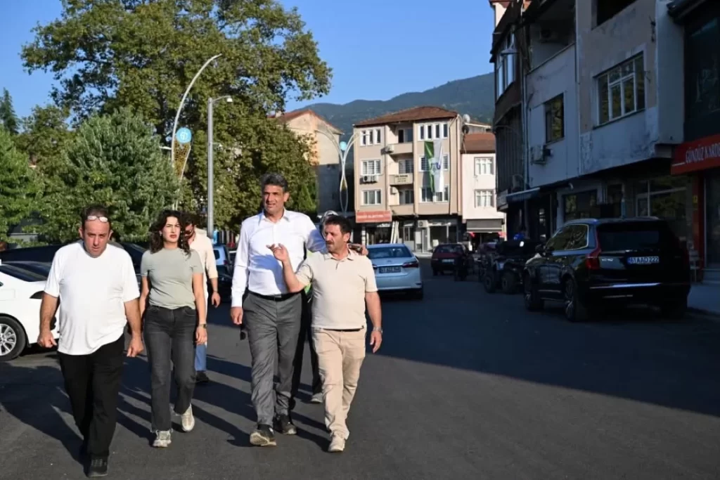 Kartepe’de Asfalt Çalışmaları Hız Kesmeden Sürüyor - görsel 2
