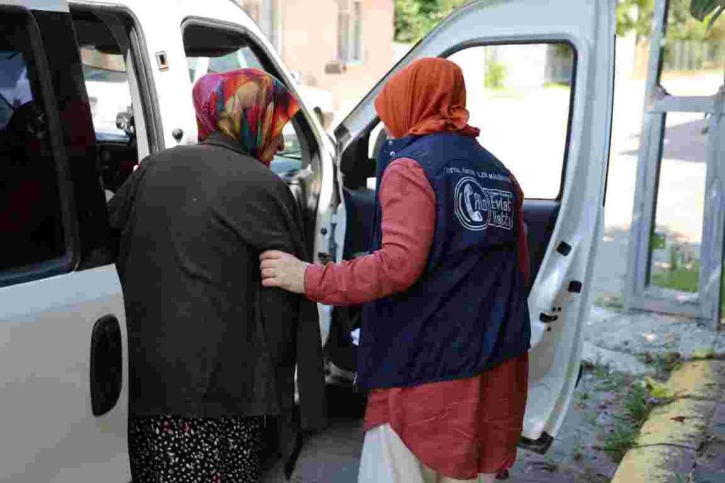 Kartepe’de Yaşlılar Yalnız Değil