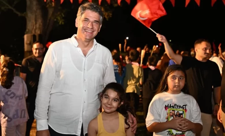 Kartepe’de 30 Ağustos Coşkusu Fener Alayıyla Taçlandı