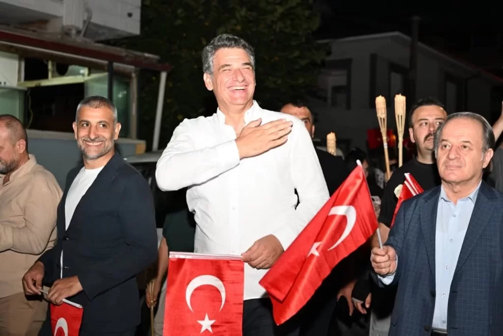 Kartepe’de 30 Ağustos Coşkusu Fener Alayıyla Taçlandı - görsel 2
