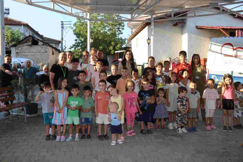 Sepetçi’de Köyde Şenlik Var ile çocuklar unutulmaz bir akşam yaşadı