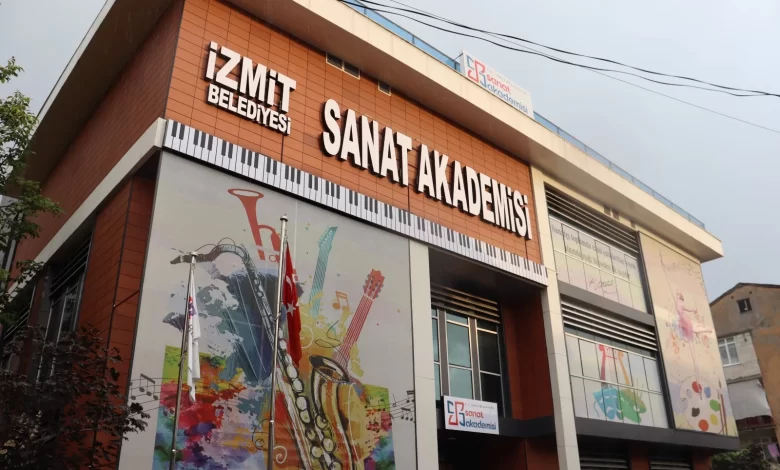 İzmit Belediyesi Sanat Akademisi’nde müzik ve koro başvuruları sürüyor