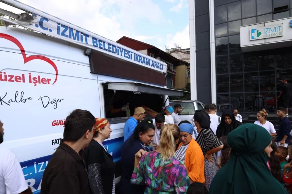 İzmit Belediyesi, umre yolcularını yalnız bırakmadı - görsel 4