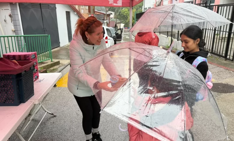 İzmit’te Beslenme Saati Projesi yağmura rağmen devam etti