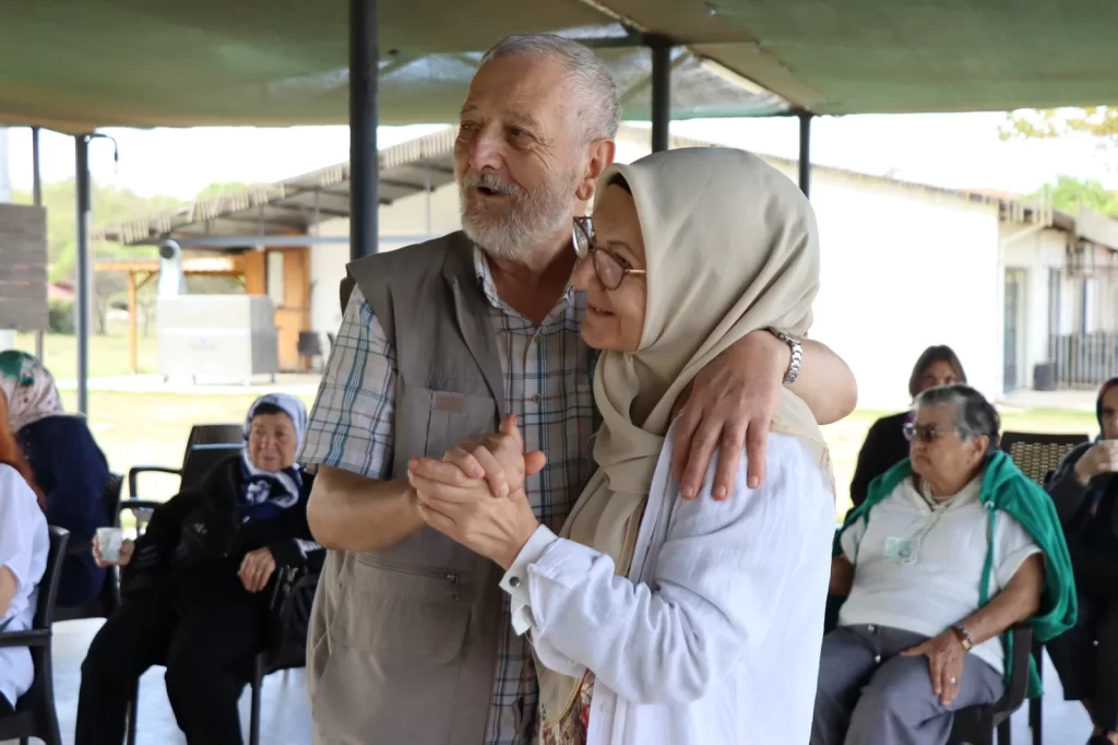 Alzheimer Yaşam Evi sakinleri doğayla buluştu - görsel 2