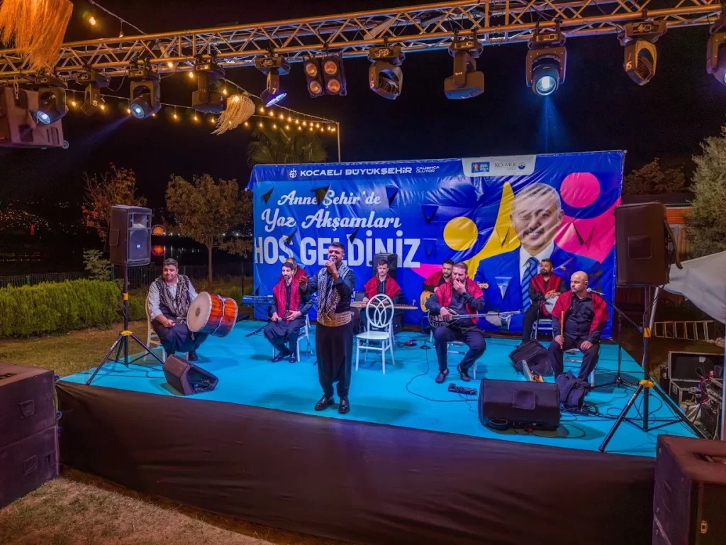 Anne Şehir’de türkülerle renklenen sıra gecesi - görsel 3