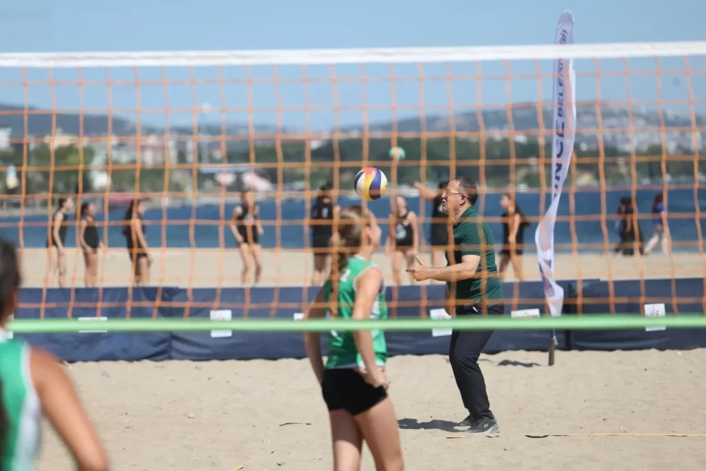 Derince’de Plaj Voleybolu Heyecanı Başladı - görsel 2