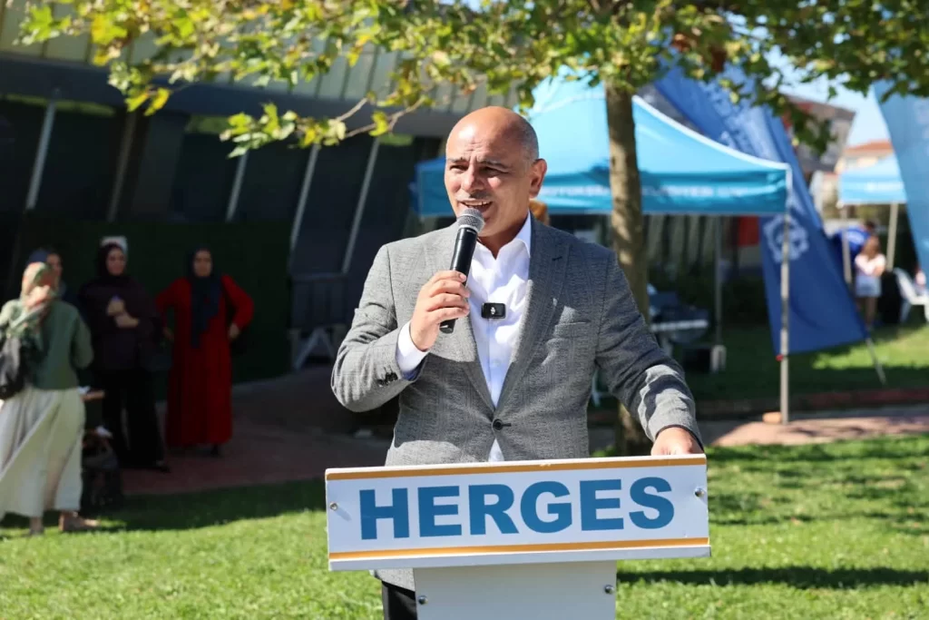 Başkan Söğüt, Hereke Fest’te gençlerin coşkusuna ortak oldu - görsel 4