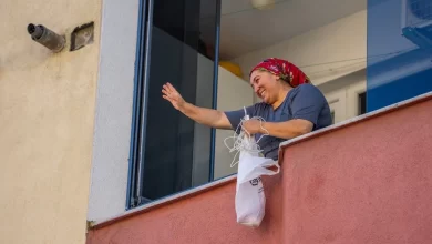 Balkonlar çiçek açıyor, komşuluk güzelleşiyor