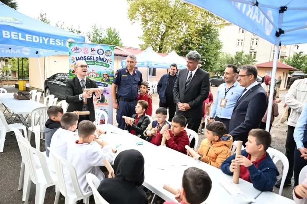 Başkan Kocaman, Derbent’te Çocukların Bilim Heyecanına Ortak Oldu - görsel 3