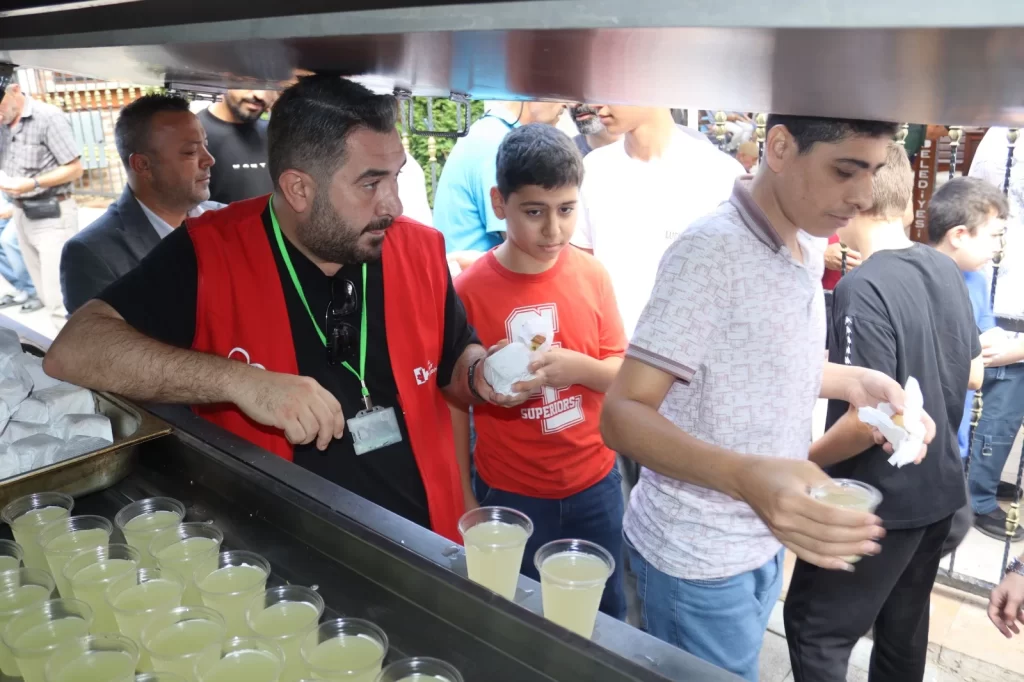 Bu hafta Cuma ikramları Çınarlı’da yapıldı - görsel 2