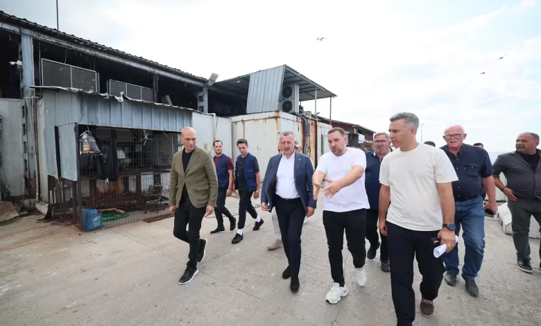 Büyükakın geleneği bozmadı, yeni sezonda Karamürselli balıkçılara da gitti