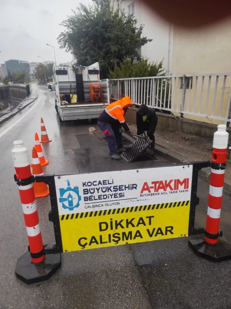 Büyükşehir ekipleri yağışa karşı teyakkuzda - görsel 2