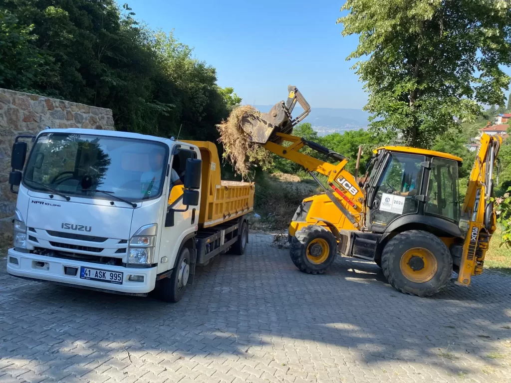 Büyükşehir’den mezarlıklara kesintisiz bakım - görsel 2
