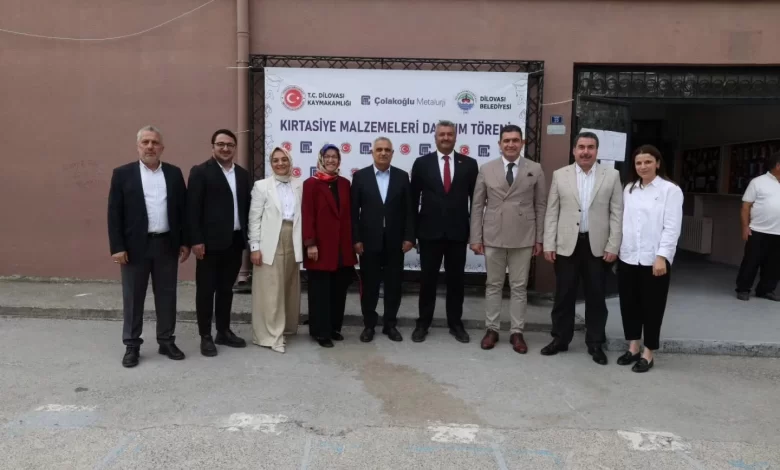 Dilovası’nda Eğitime Destek Sürüyor 1. Sınıf Öğrencilerine Kırtasiye Malzemesi Dağıtıldı