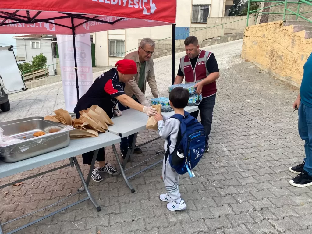 İzmit Belediyesinin Beslenme Saati Projesi devam ediyor - görsel 2