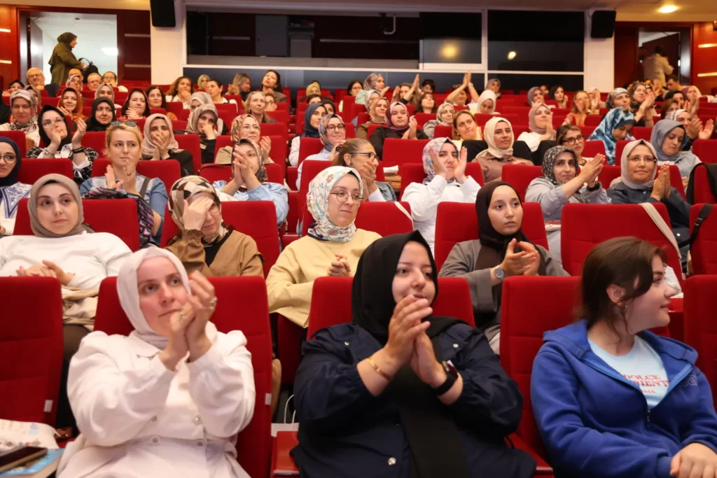 “Gece Açan Çiçekler” Okuyan Şehir’de tahlil edildi - görsel 4
