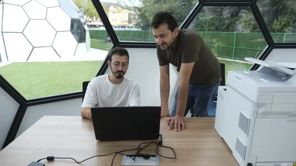 Genç girişimcilerin yeni adresi; TEKNO GARAJ - görsel 2