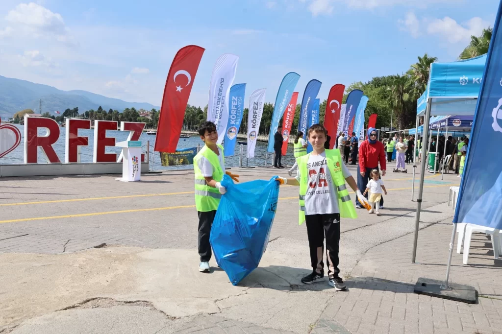Körfez’de 1 ton atık toplandı - görsel 3