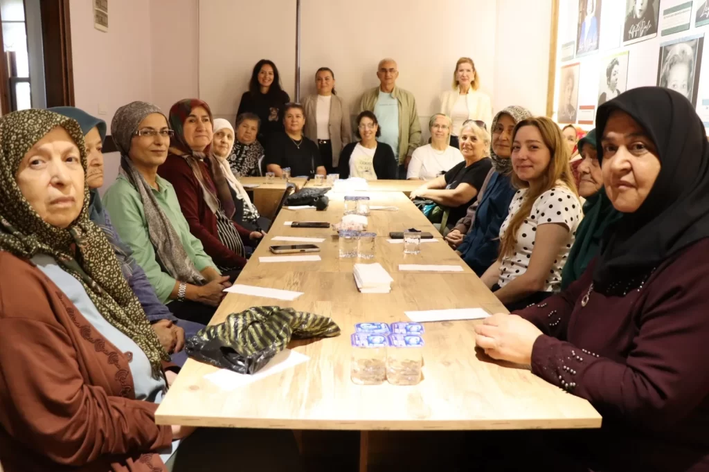 Hacı Hasanlı kadınlar Kadın Kadına Konak Buluşması’nda bir araya geldi - görsel 2
