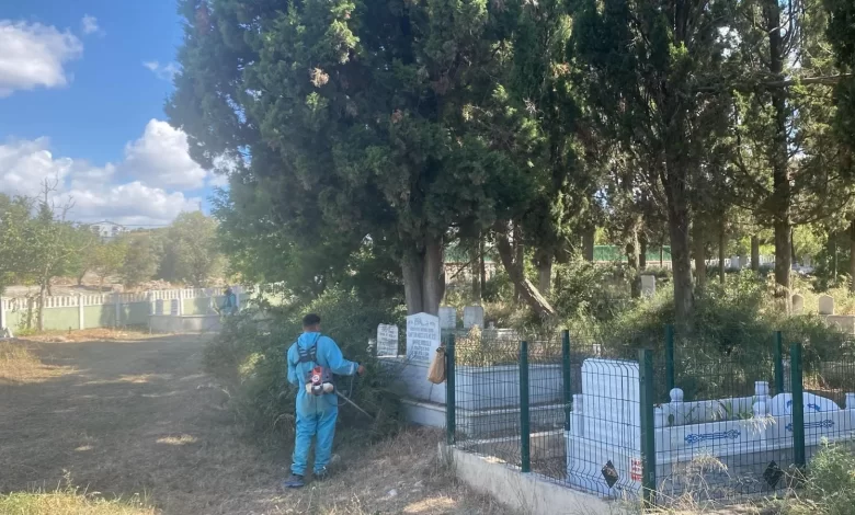 İzmit’te mezarlıklar Büyükşehir eliyle güzelleşiyor