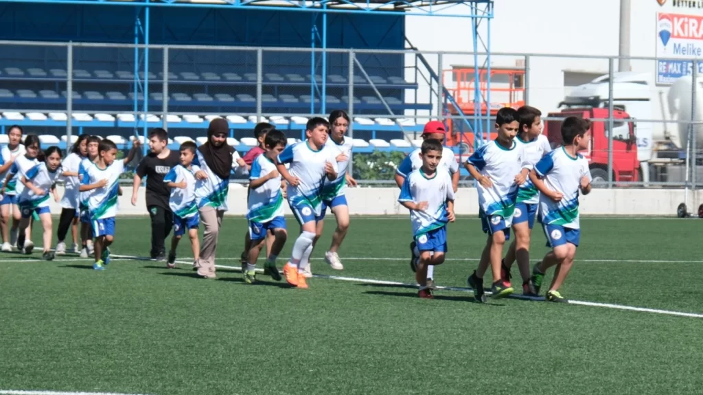 Kartepe’de 3 Bin 700 Öğrenci Sporla Buluştu - görsel 2