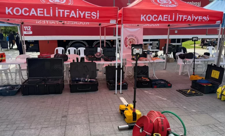 Kocaeli meydanları İtfaiye Haftası’nda renklendi