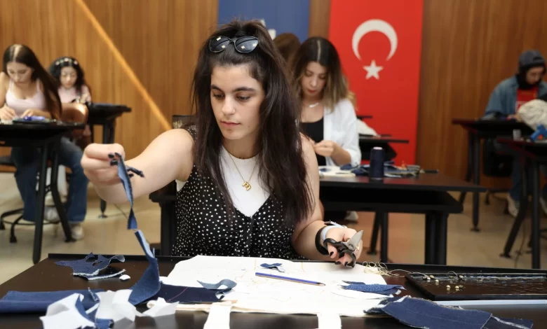 Moda Akademisi’nde hayal gücü kumaşla buluşuyor