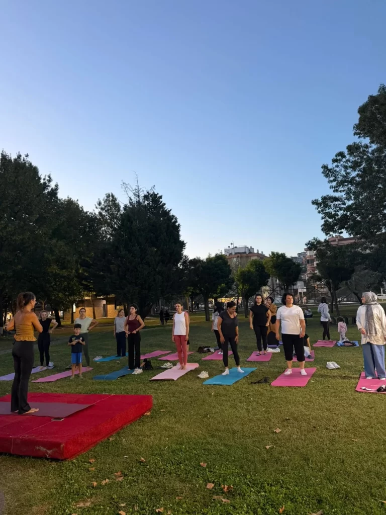 “Nefes Al İzmit ”yoga programı Eylül ayında Plaj Yolu’nda gerçekleştirildi - görsel 4
