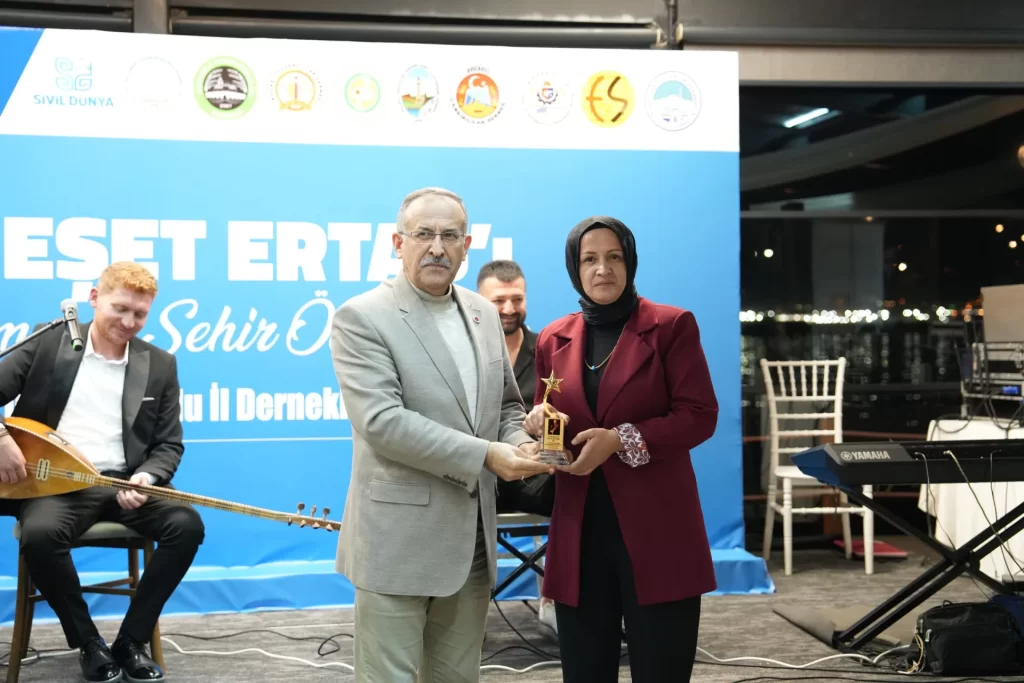 Büyükşehir’den Bozkırın Tezenesi’ne vefa gecesi - görsel 2