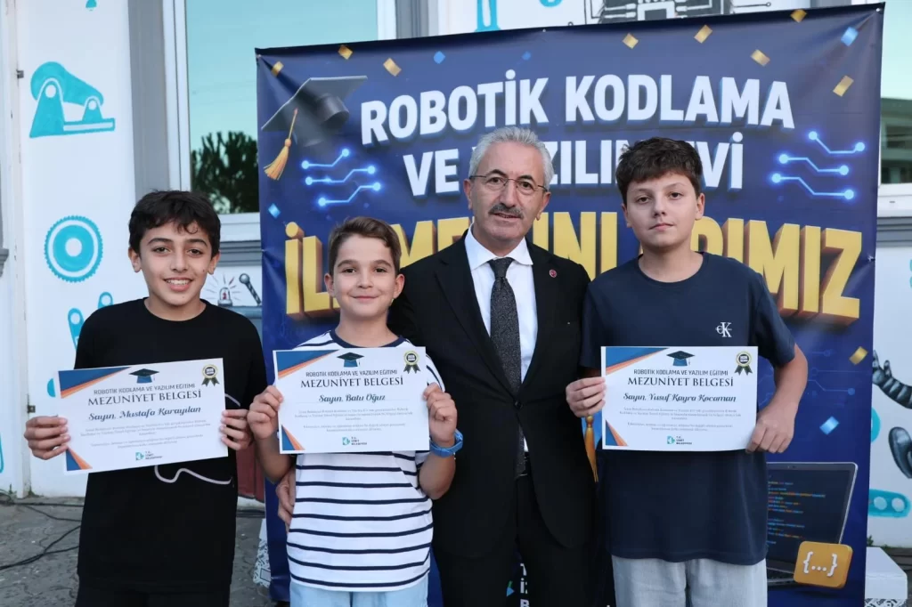 Robotik Kodlama ve Yazılım Evi ilk mezunlarını verdi - görsel 2