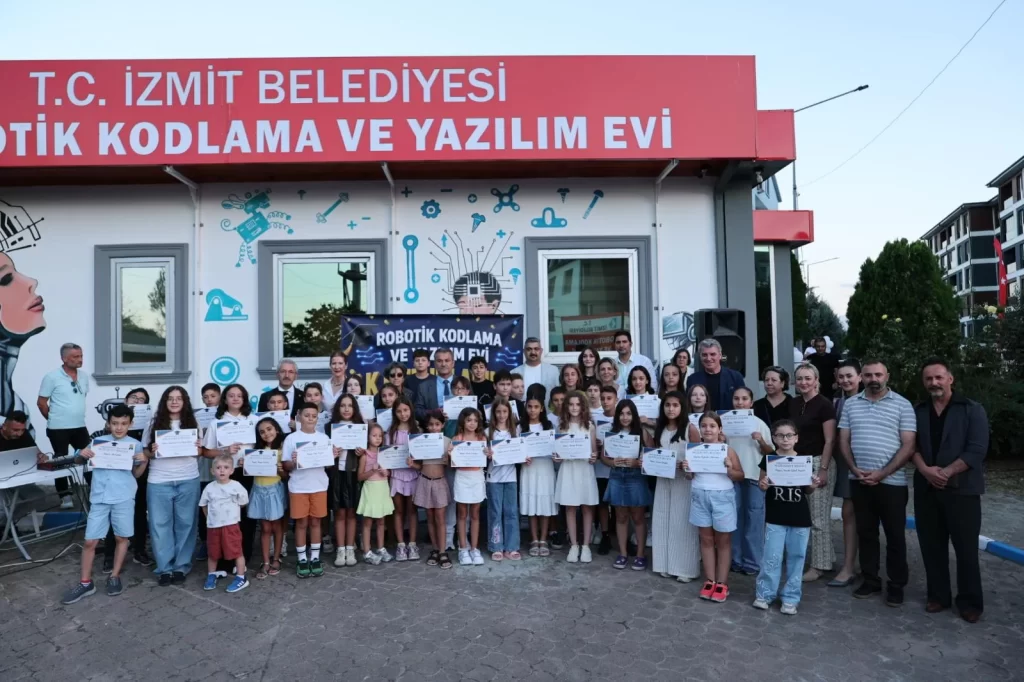 Robotik Kodlama ve Yazılım Evi ilk mezunlarını verdi - görsel 4