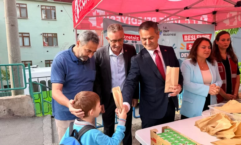 İzmit Belediyesi, Beslenme Saati Projesine 3 okulda devam etti