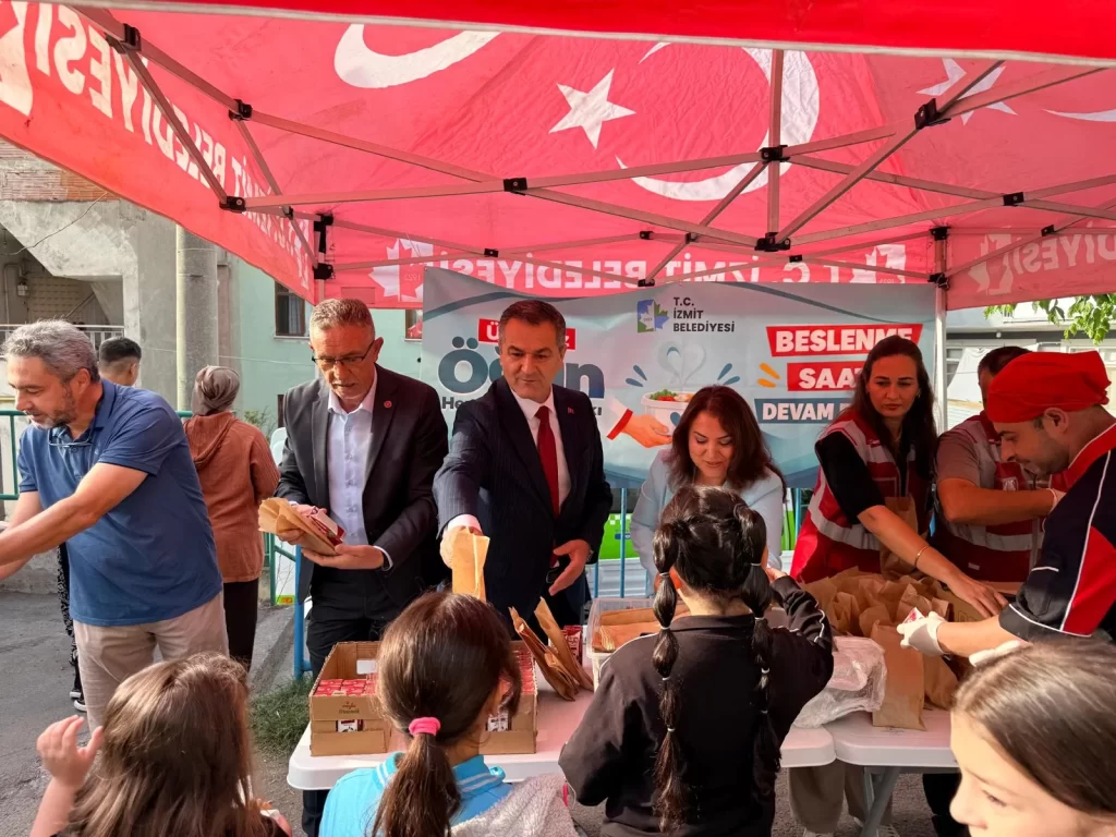 İzmit Belediyesi, Beslenme Saati Projesine 3 okulda devam etti - görsel 4