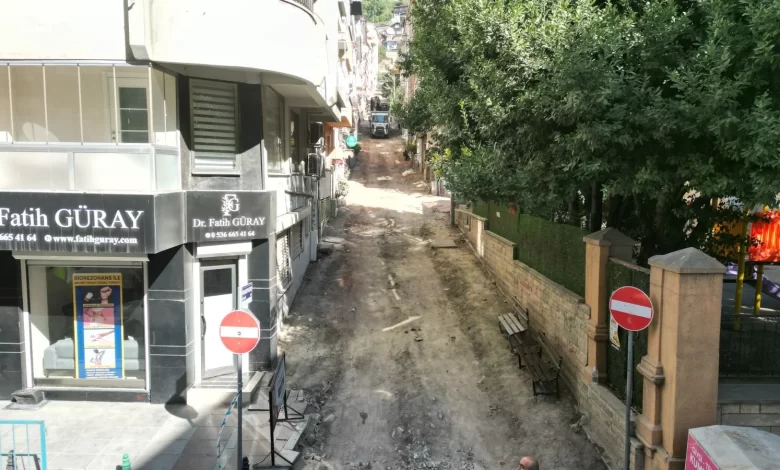 İzmit Belediyesi, Yukarı Pazar Caddesi’ni yeniliyor