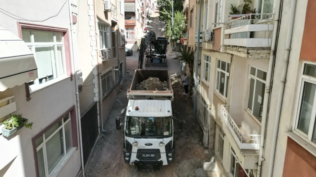 İzmit Belediyesi, Yukarı Pazar Caddesi’ni yeniliyor - görsel 2