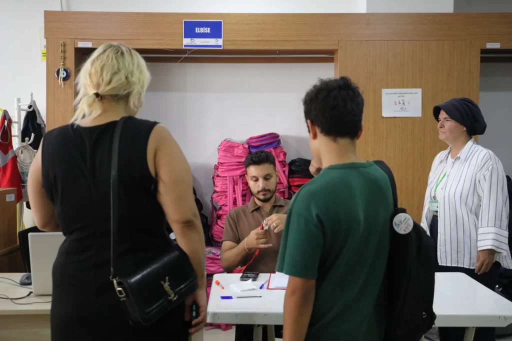 İzmit Belediyesinden öğrencilere kırtasiye desteği - görsel 3