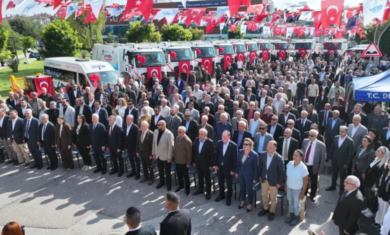 Derince Belediyesi 14 Yeni Hizmet Aracını Tanıttı