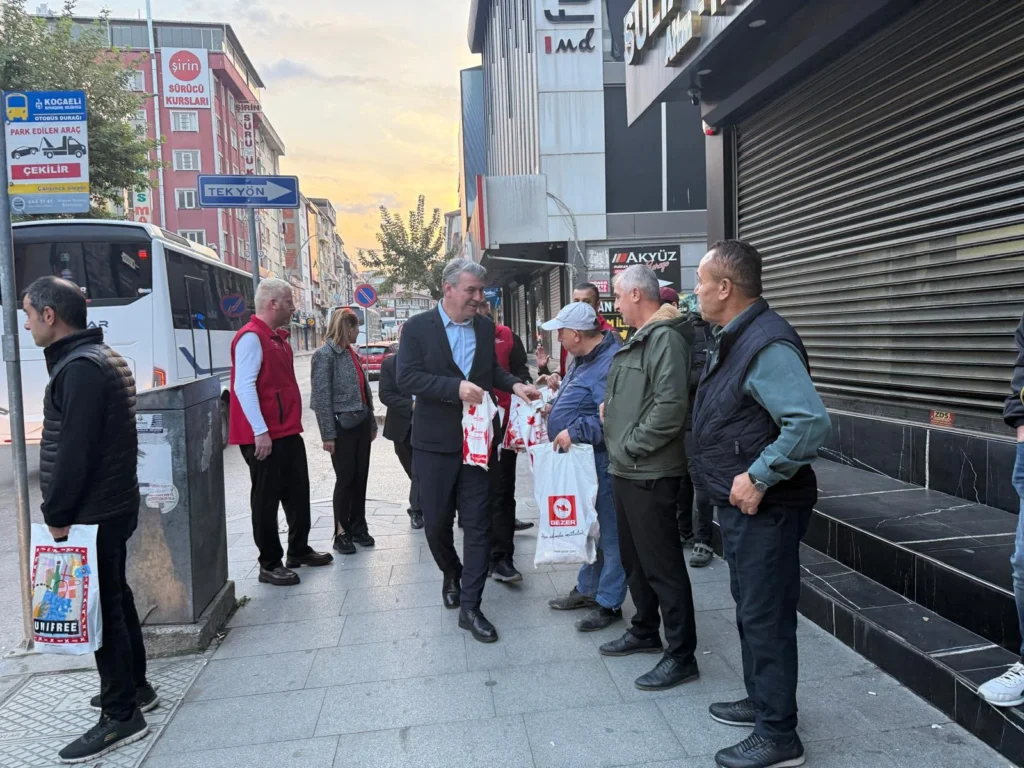 Başkan Vekili Lütfü Obuz güne emekçileri ziyaret ederek başladı - görsel 3